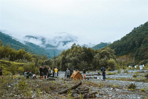 新还珠格格剧情介绍（新还珠格格剧情介绍电视猫）